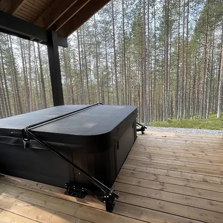 Tieva Levi, Ski-in, Ski-out With Private Hot Tub By Aavalevi Huoneisto